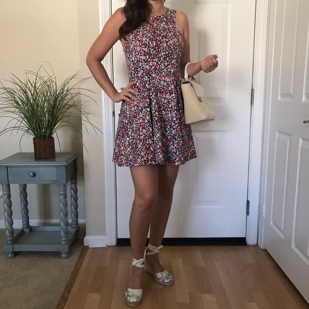 Summer dress floral BCBGMAXAZRIA size 4